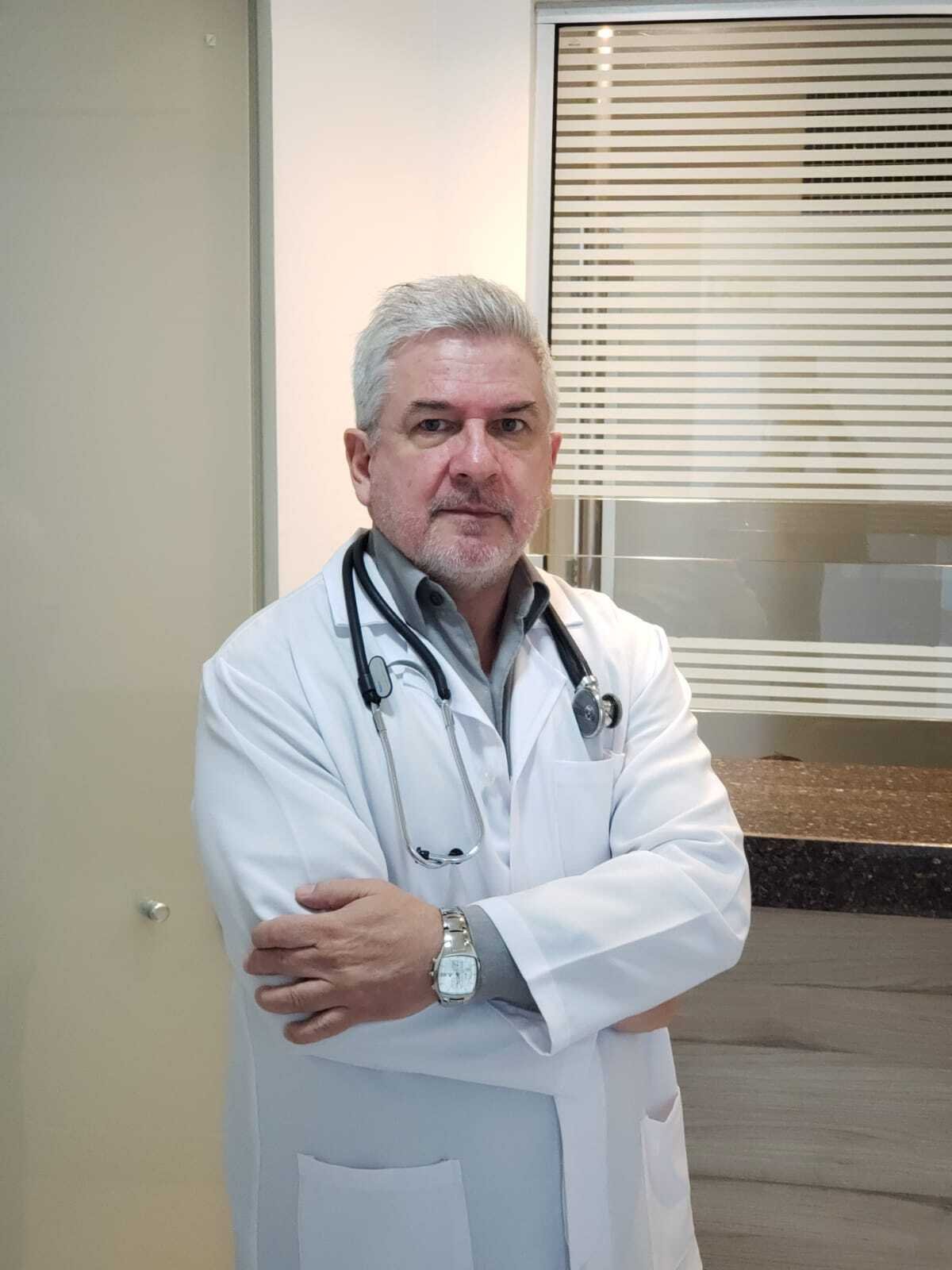 Dr. Carlos Silveira Especialista em Acupuntura em Porto Alegre atende Unimed