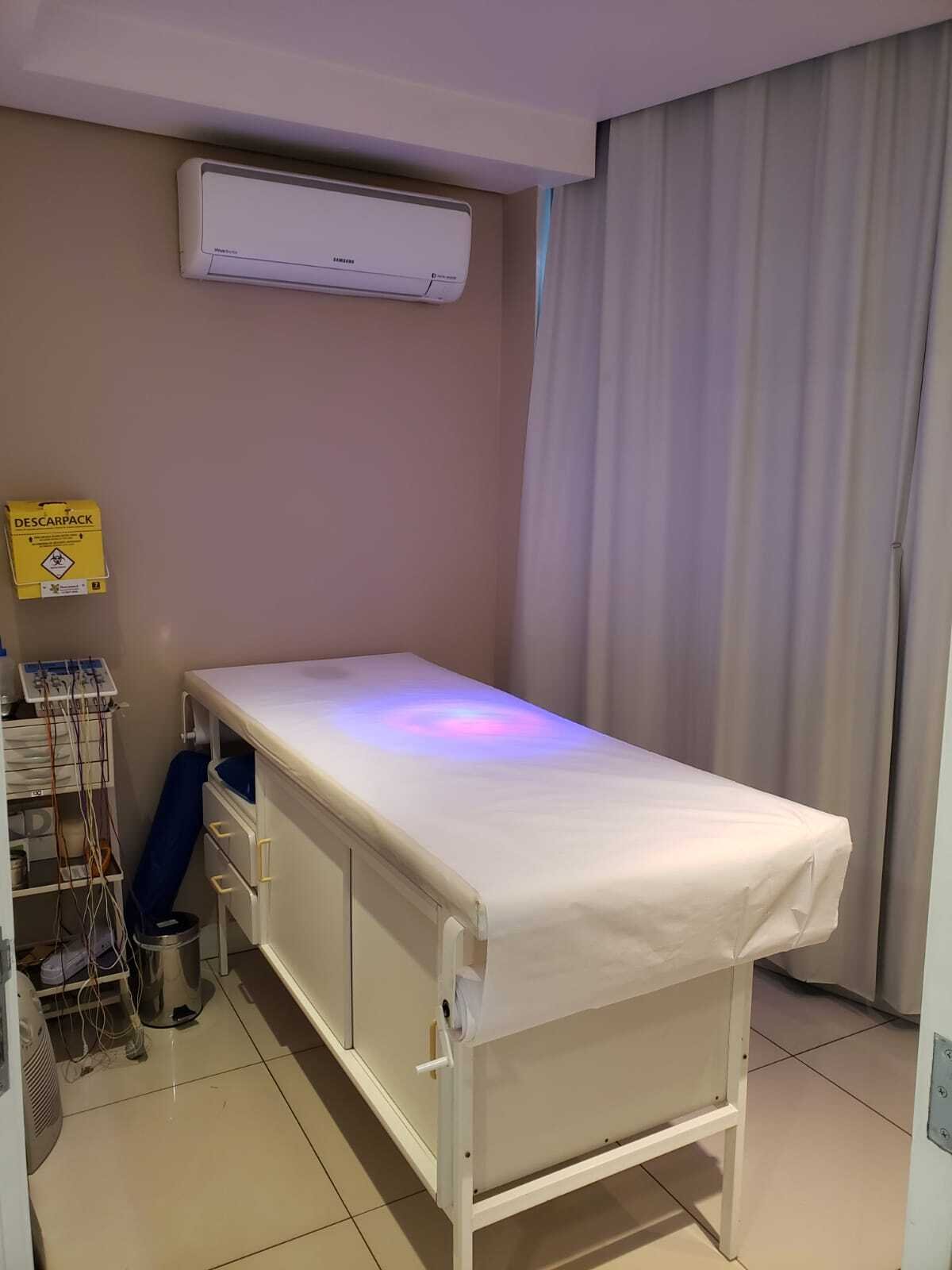 Sala 1 de atendimento Clínica Dr. Carlos Silveira - Acupuntura -Aceita convenio da Unimed e Cabergs - Centro de Porto Alegre